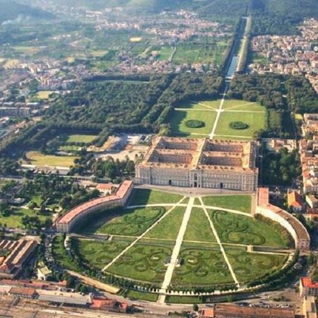 Reggia-di-Caserta-a-forma-di-violino